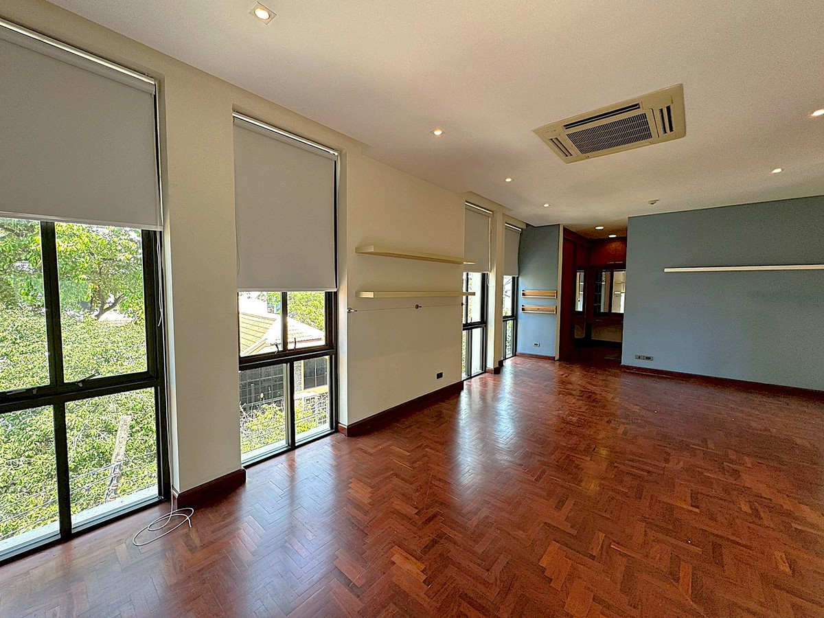 For RentHouseSukhumvit, Asoke, Thonglor : Single house with private pool, 4 bedrooms - Phrom Phong ** NO CO-AGENT **