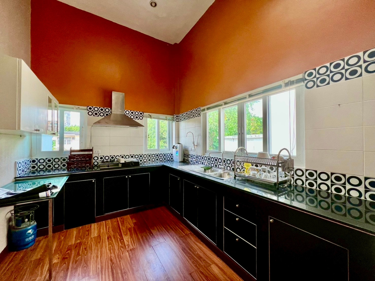 ให้เช่าบ้านลาดพร้าว เซ็นทรัลลาดพร้าว : ให้เช่า บ้านเดี่ยวหลังมุม สไตล์โฮมออฟฟิศ | วิภาวดี 20 | ทำเลใจกลางเมือง เหมาะอยู่อาศัยหรือทำสำนักงานส่วนตัว