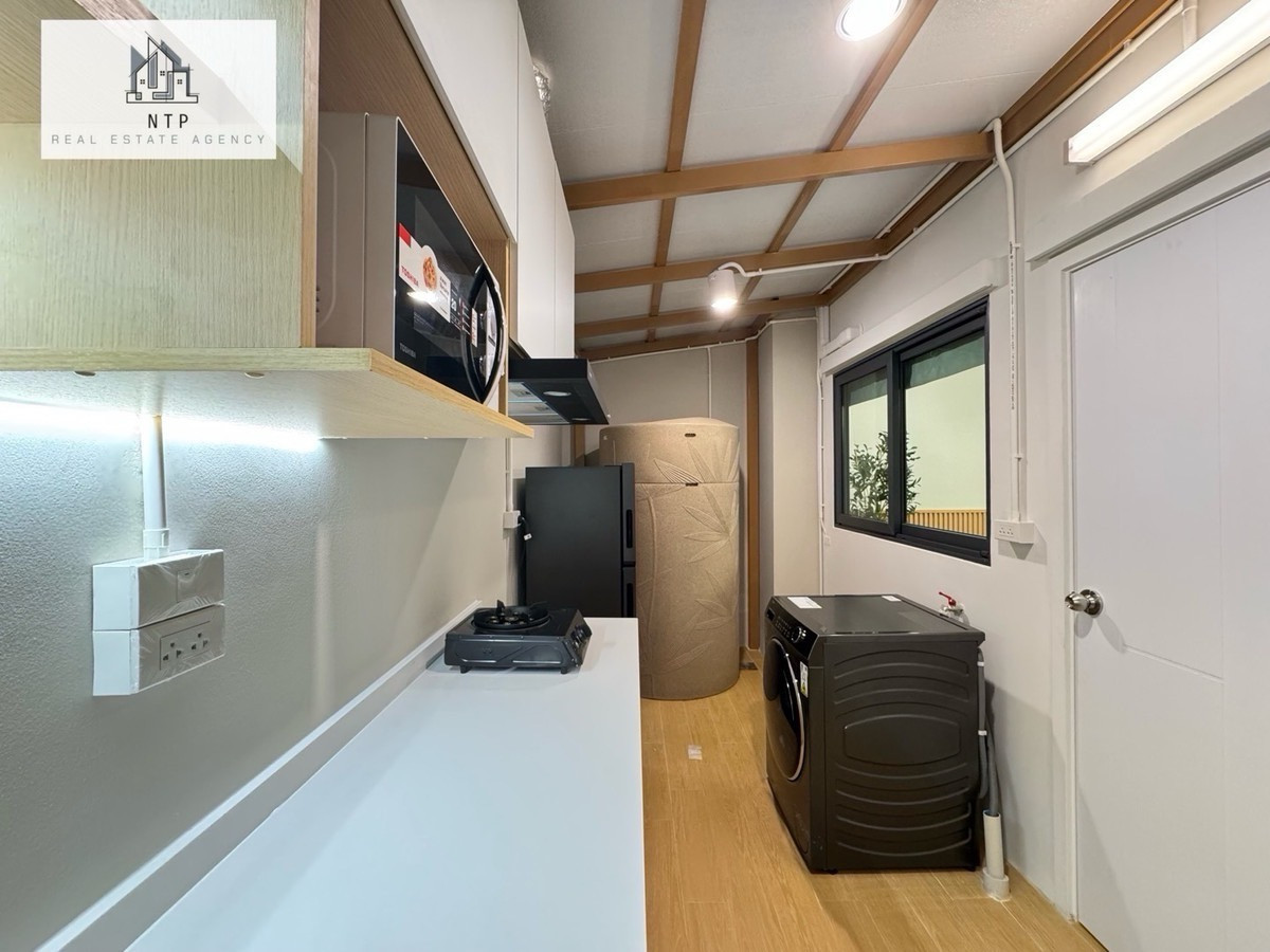 ให้เช่าทาวน์โฮมลาดกระบัง สุวรรณภูมิ : ให้เช่า| For rent Townhome 3 ชั้น 📍 𝐏𝐥𝐞𝐱 𝐎𝐧𝐧𝐮𝐭-𝐖𝐨𝐧𝐠𝐰𝐚𝐞𝐧 ใกล้เมกาบางนา เดินทางไปสุวรรณภูมิเพียง 10 นาที หน้าหมู่บ้านมี Community Mall 🏡🌲 