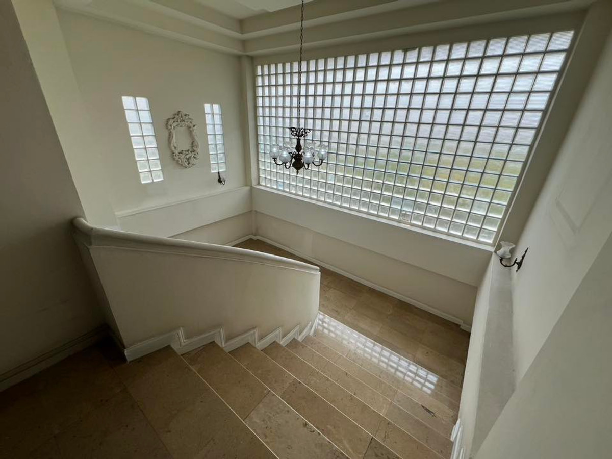 ให้เช่าบ้านเลียบทางด่วนรามอินทรา : ให้เช่า!! คฤหาสน์หรู 5 ห้องนอน 650 ตร.ม. ติดถนนรามอินทรา & รถไฟฟ้าสายสีชมพู | หมู่บ้านแมกไม้ รามอินทรา 103/3