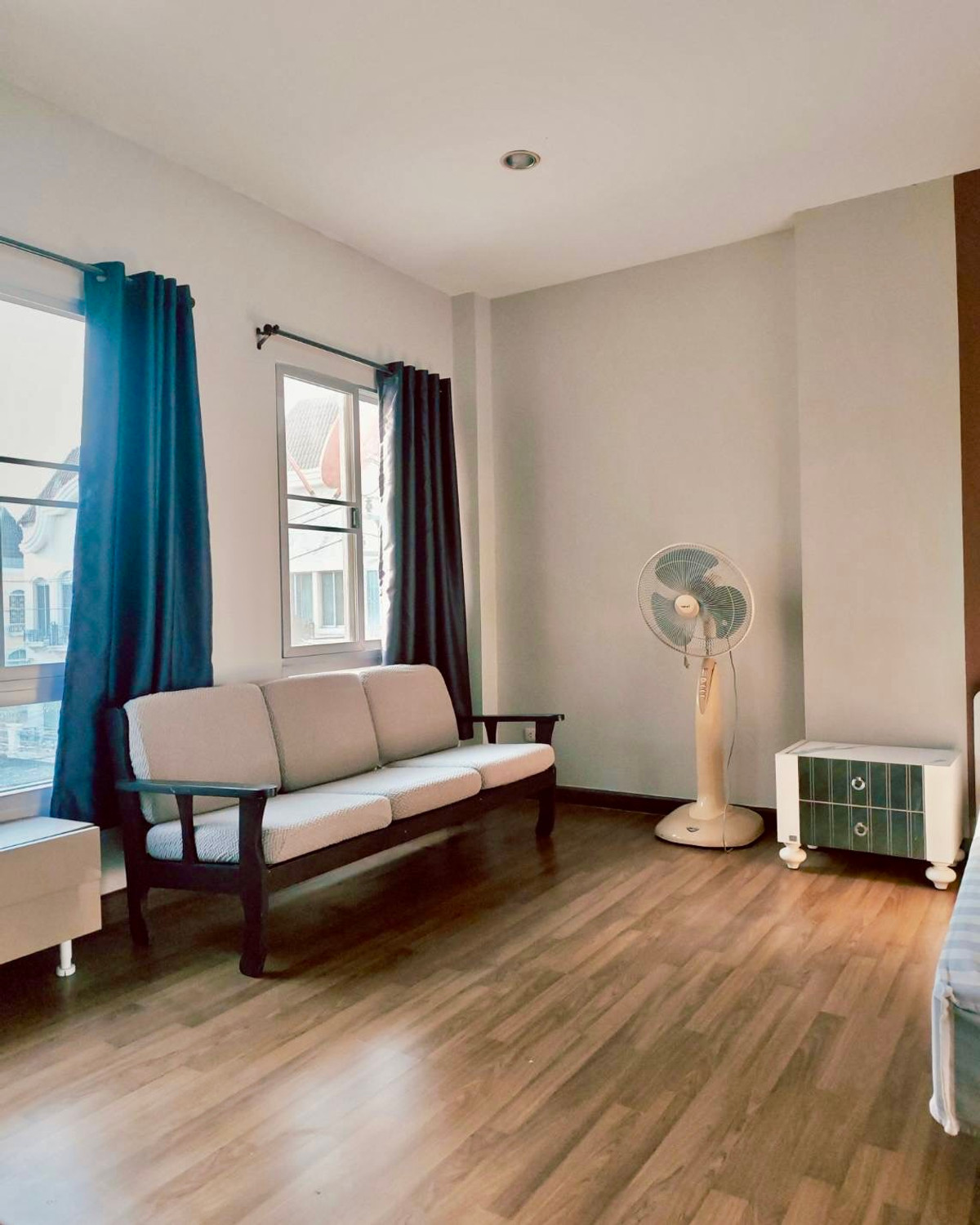 For RentTownhomePattanakan, Srinakarin : For Rent: 3-Storey Townhome at Baan Klang Muang The Royal Monaco Srinakarin – Pattanakarn Spacious Modern Townhome in a Prime Location, Ready to Move In