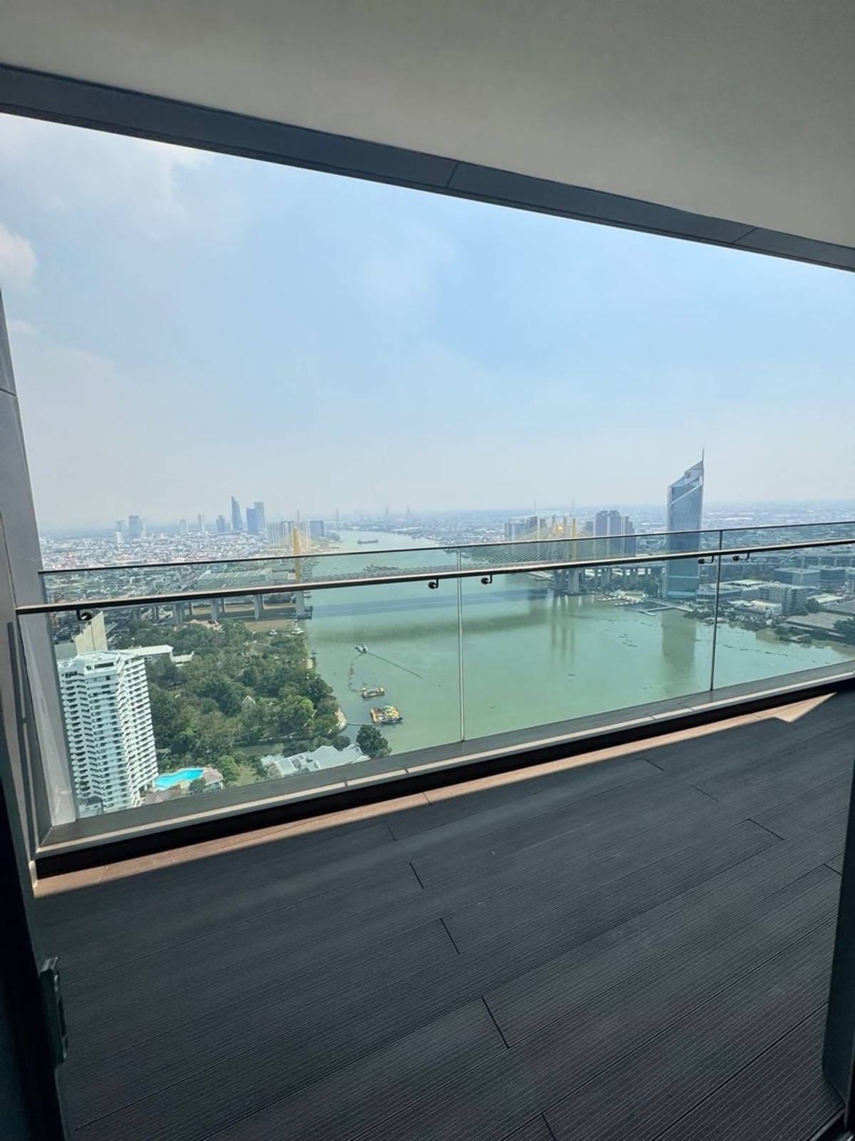 ขายคอนโดพระราม 3 สาธุประดิษฐ์ : ขายคอนโด Canapaya Residences พระราม 3 วิวแม่น้ำเจ้าพระยา ห้องใหญ่ 88 ตร.ม 2 ห้องนอน Pet-Friendly ระดับ Luxury
