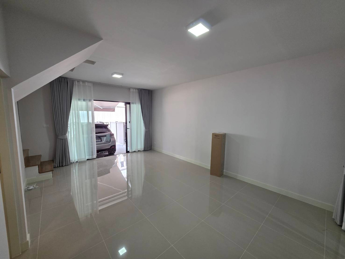 ให้เช่าทาวน์โฮมเกษตรศาสตร์ รัชโยธิน : ให้เช่าทาวน์โฮม บ้านกลางเมือง พหลฯ - รามอินทรา ใกล้ แม็คโคร เทพรักษ์ เพียง 3 นาที