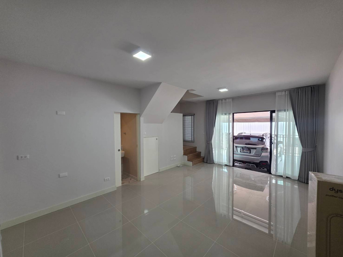 ให้เช่าทาวน์โฮมเกษตรศาสตร์ รัชโยธิน : ให้เช่าทาวน์โฮม บ้านกลางเมือง พหลฯ - รามอินทรา ใกล้ แม็คโคร เทพรักษ์ เพียง 3 นาที