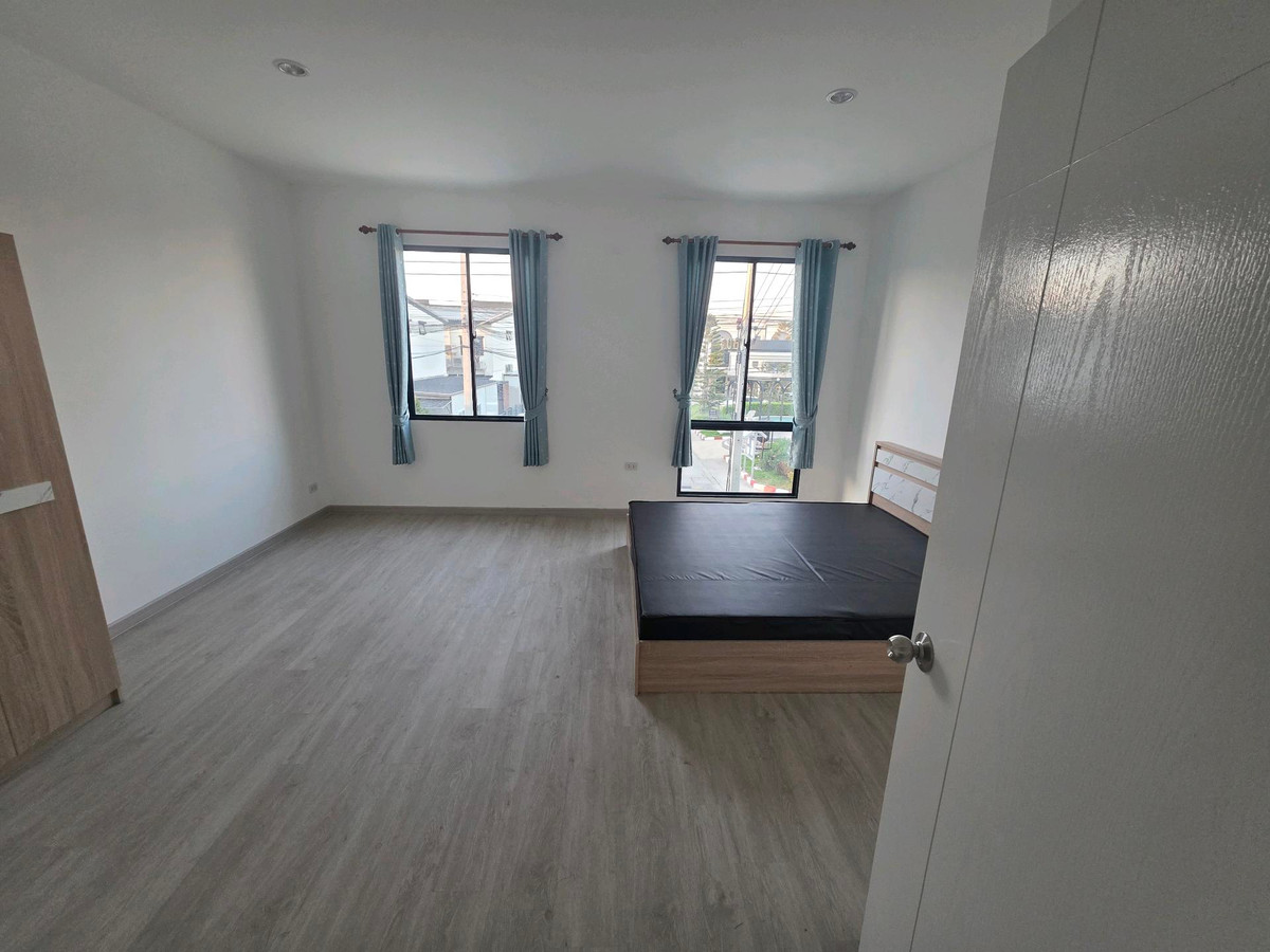 For RentTownhomePathum Thani,Rangsit, Thammasat : For rent m life Lam Luk Kalong Si