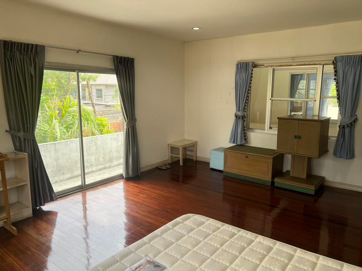 ให้เช่าบ้านเลียบทางด่วนรามอินทรา : ให้เช่า!! คฤหาสน์หรู 5 ห้องนอน 650 ตร.ม. ติดถนนรามอินทรา & รถไฟฟ้าสายสีชมพู | หมู่บ้านแมกไม้ รามอินทรา 103/3