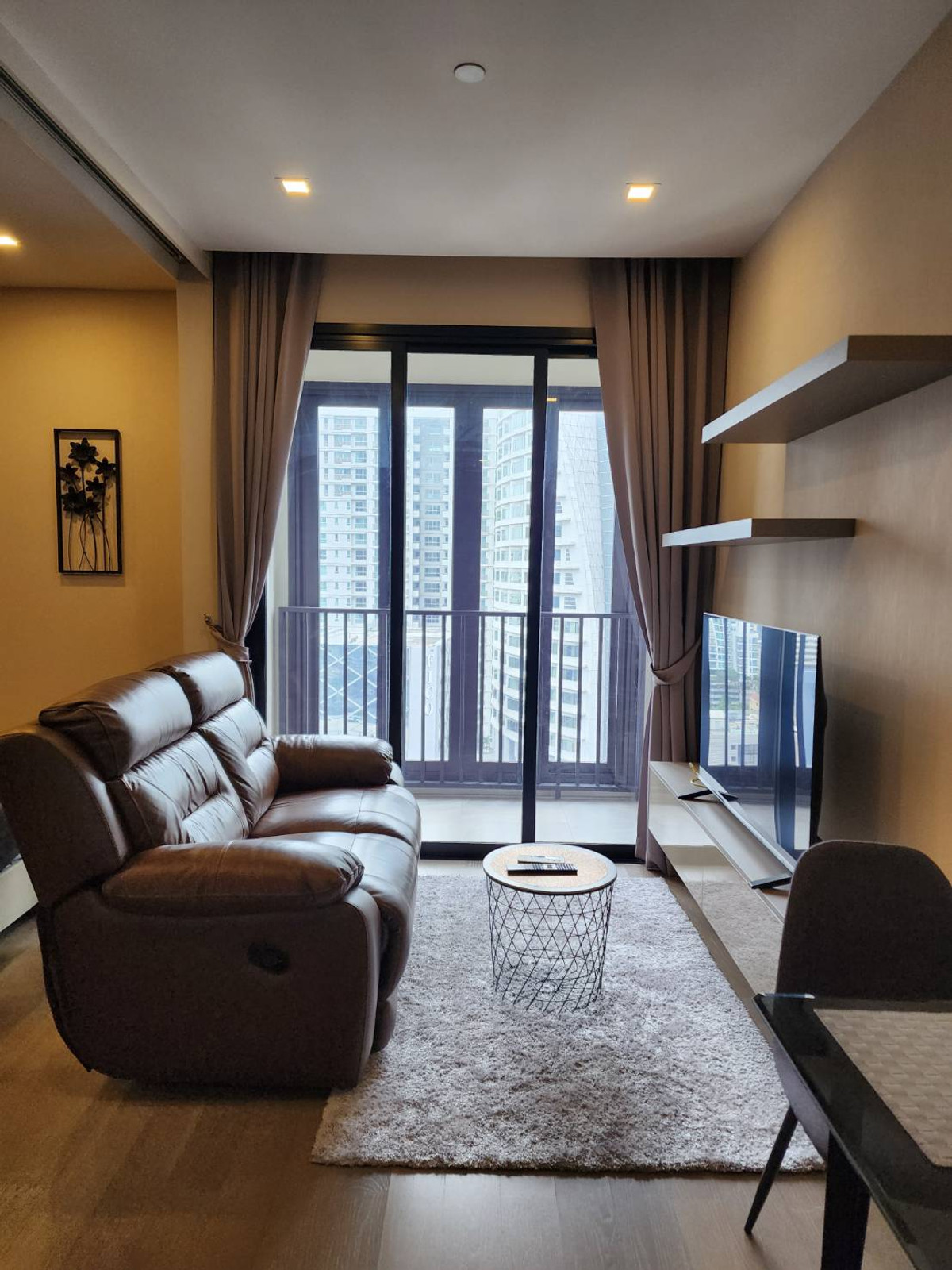 ให้เช่าคอนโดสุขุมวิท อโศก ทองหล่อ : ให้เช่า คอนโด  Ashton Asoke ติด MRT สุขุมวิท และใกล้ BTS อโศก