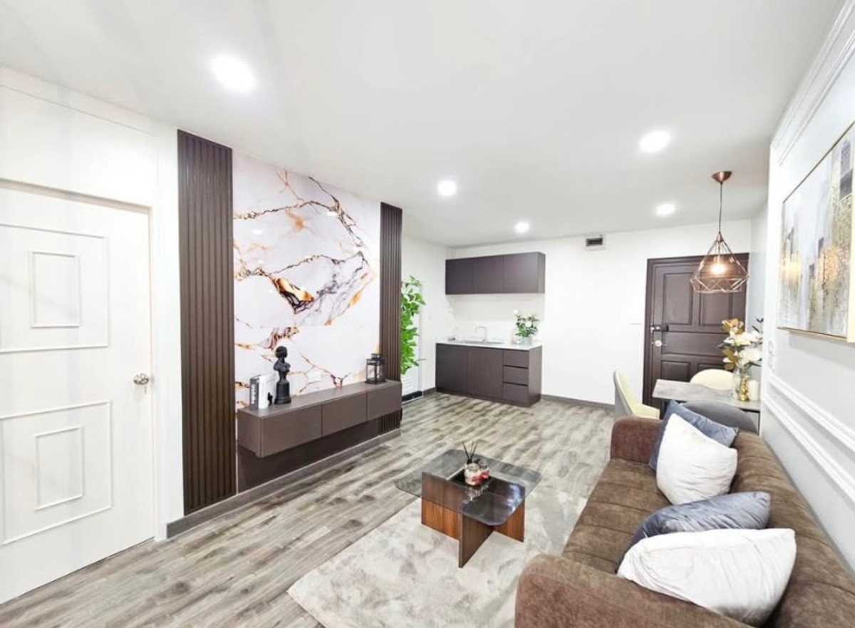 ขายคอนโดพัฒนาการ ศรีนครินทร์ : The Trio Garden / 2 Bedrooms (FOR SALE), เดอะ ทรีโอ การ์เดน / 2 ห้องนอน (ขาย) NONT078