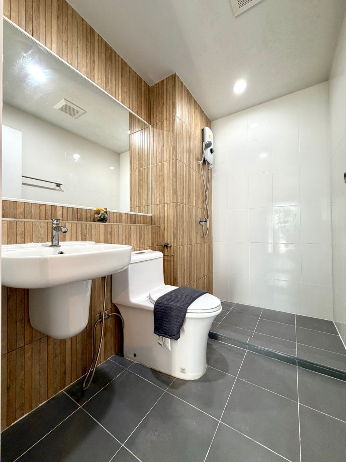 ขายคอนโดอ่อนนุช อุดมสุข : ขายคอนโด : Hi sukhumvi 93 (บีทีเอส บางจาก) (Rt-01)