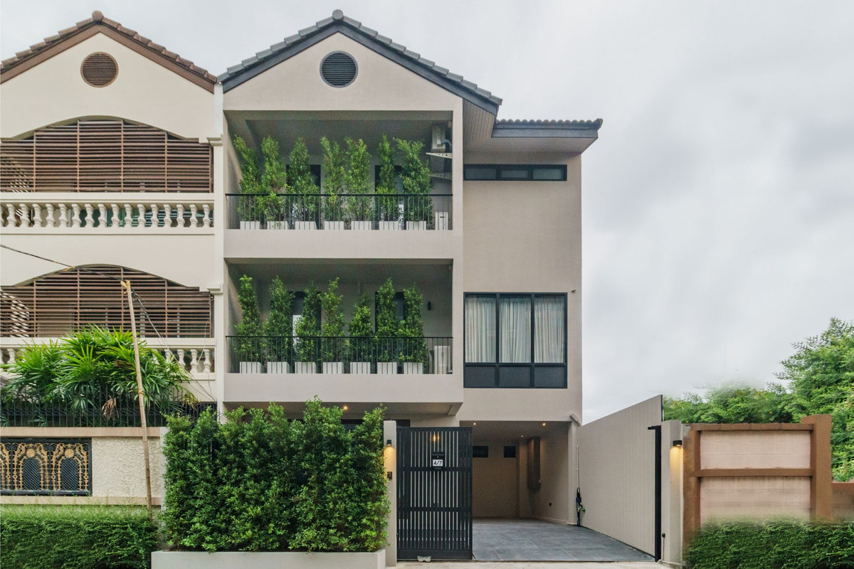 ทาวน์โฮมสุขุมวิท อโศก ทองหล่อ : ทาวน์เฮ้าส์ใหม่ เรียบหรู สุขุมวิท71 ซอยปรีดี26 