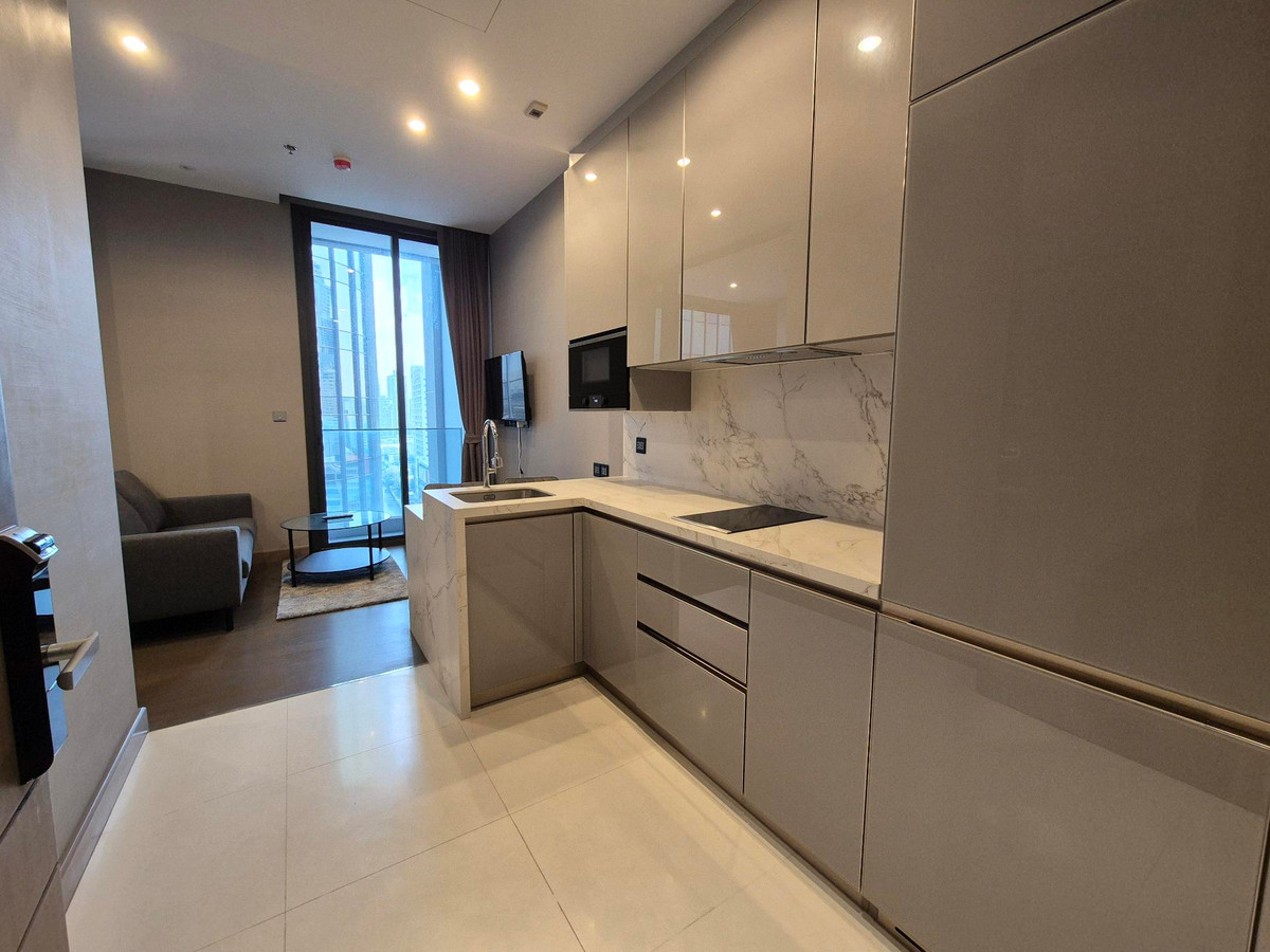 ให้เช่าคอนโดพระราม 9 เพชรบุรีตัดใหม่ RCA : ( รูปห้องจริง!! )​ 1 Bedroom 1 Bathroom 35 ตร.ม. THE ESSE at SINGHA COMPLEX ติดแยกอโศก-เพชรบุรี และ MRT เพชรบุรี 0 เมตร