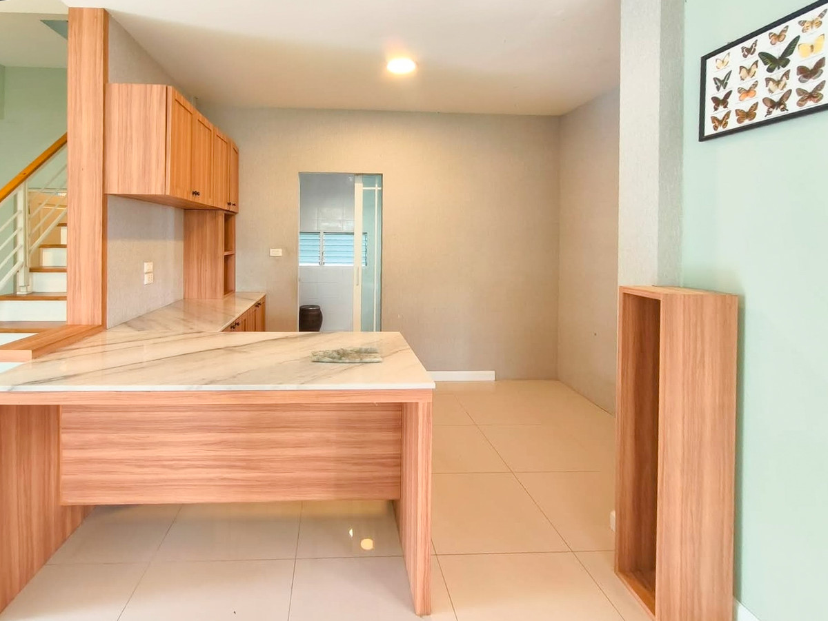 ขายบ้านพัฒนาการ ศรีนครินทร์ : บ้านเดี่ยวขายพร้อมผู้เช่า ใกล้รถไฟฟ้า YL ศรีกรีฑา เชื่อมต่อได้ทั้ง ศรีนครินทร์-พัฒนาการ-พระราม 9 🚃