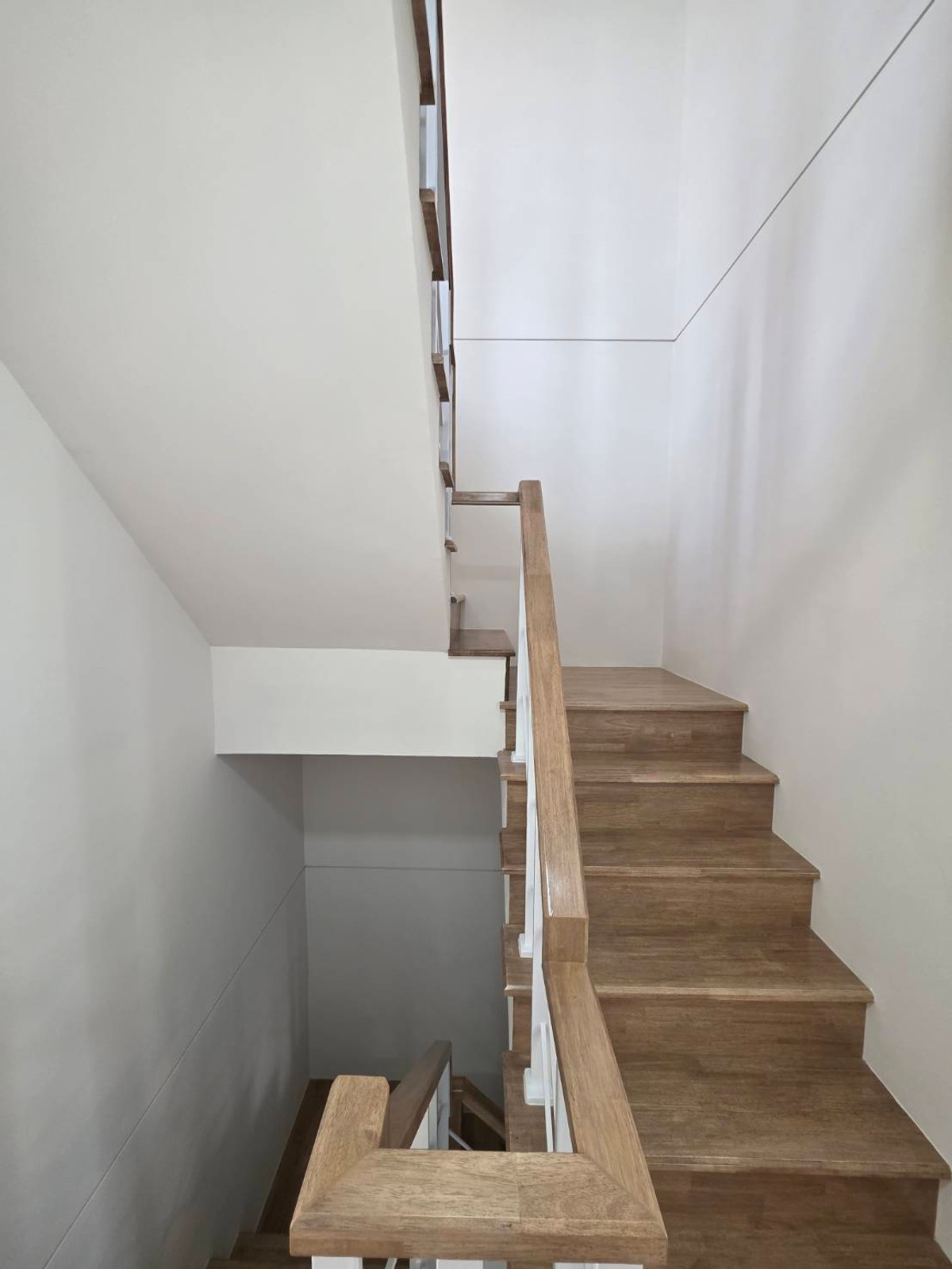 ให้เช่าทาวน์โฮมเกษตรศาสตร์ รัชโยธิน : ให้เช่าทาวน์โฮม บ้านกลางเมือง พหลฯ - รามอินทรา ใกล้ แม็คโคร เทพรักษ์ เพียง 3 นาที