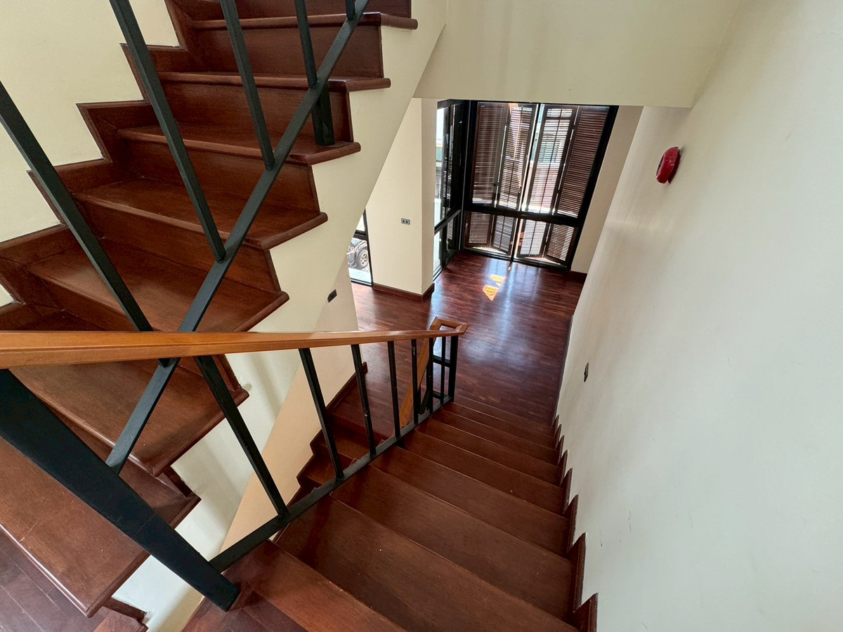 For RentHouseSukhumvit, Asoke, Thonglor : Single house with private pool, 4 bedrooms - Phrom Phong ** NO CO-AGENT **