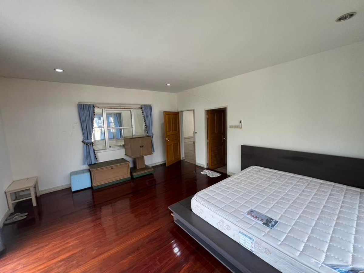 ให้เช่าบ้านเลียบทางด่วนรามอินทรา : ให้เช่า!! คฤหาสน์หรู 5 ห้องนอน 650 ตร.ม. ติดถนนรามอินทรา & รถไฟฟ้าสายสีชมพู | หมู่บ้านแมกไม้ รามอินทรา 103/3