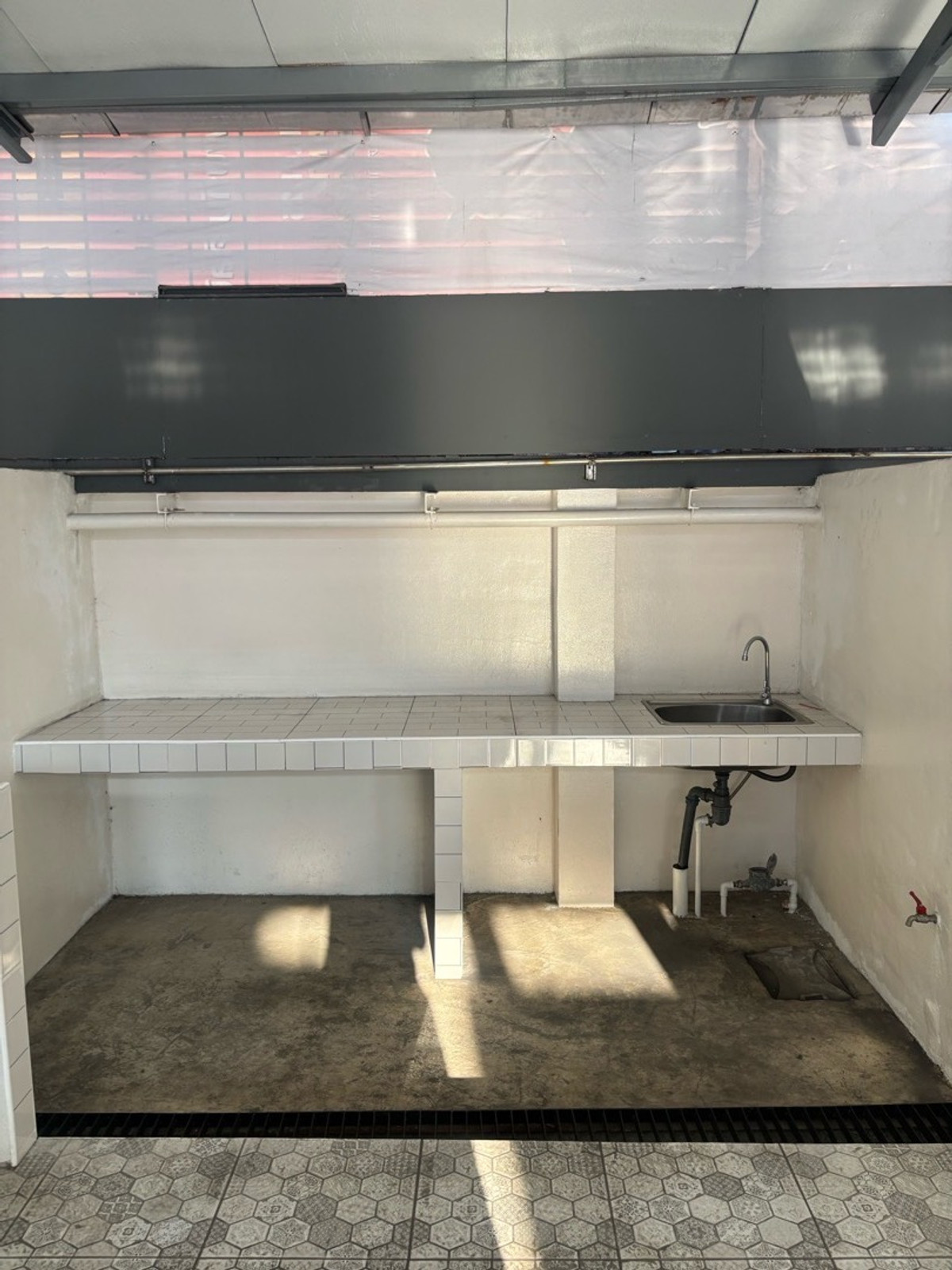 For RentRetail SpaceOnnut, Udomsuk : 🍜✨ Food selling space for rent. in the mall area In the heart of On Nut ✨🍜9000 baht/month, 1 year contract