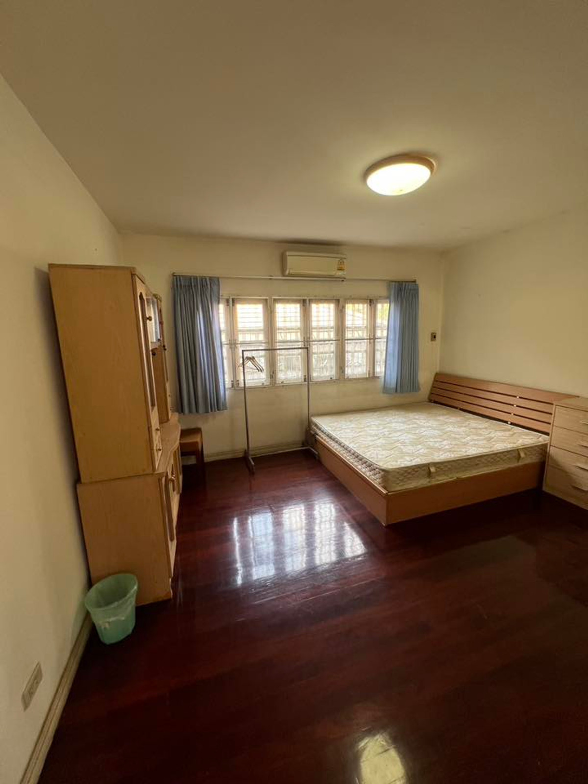 ให้เช่าบ้านเลียบทางด่วนรามอินทรา : ให้เช่า!! คฤหาสน์หรู 5 ห้องนอน 650 ตร.ม. ติดถนนรามอินทรา & รถไฟฟ้าสายสีชมพู | หมู่บ้านแมกไม้ รามอินทรา 103/3