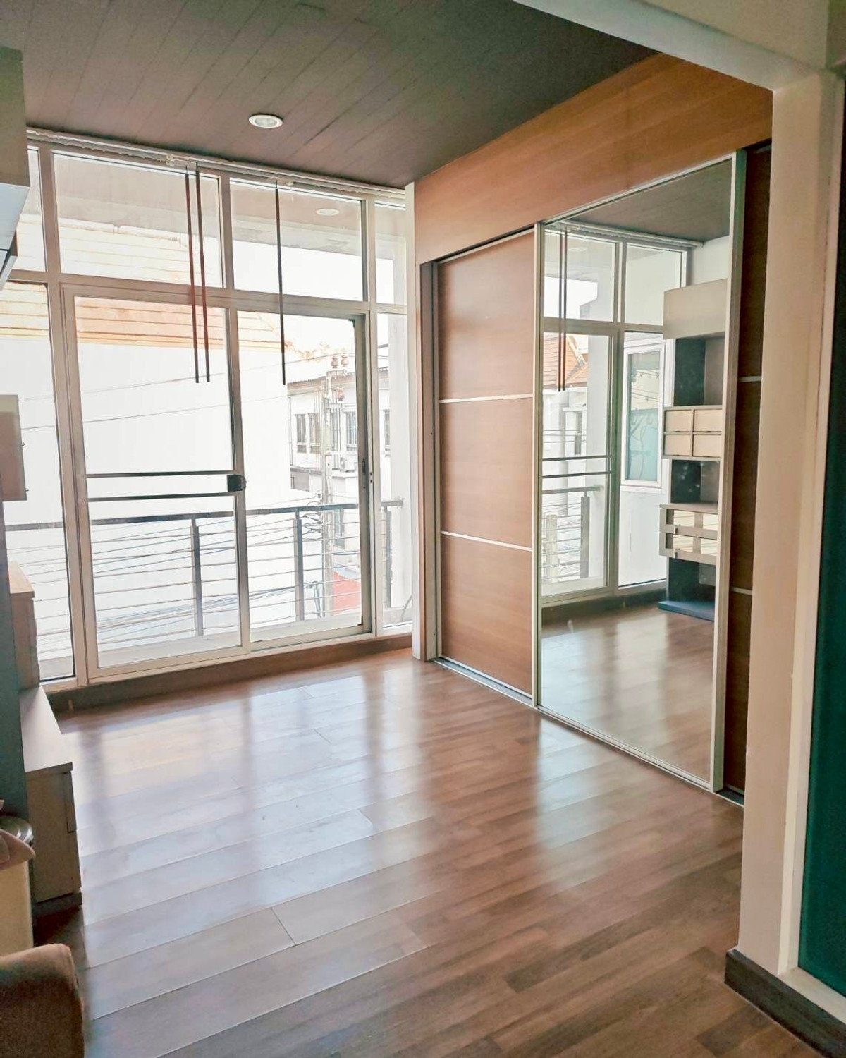 For RentTownhomePattanakan, Srinakarin : For Rent: 3-Storey Townhome at Baan Klang Muang The Royal Monaco Srinakarin – Pattanakarn Spacious Modern Townhome in a Prime Location, Ready to Move In