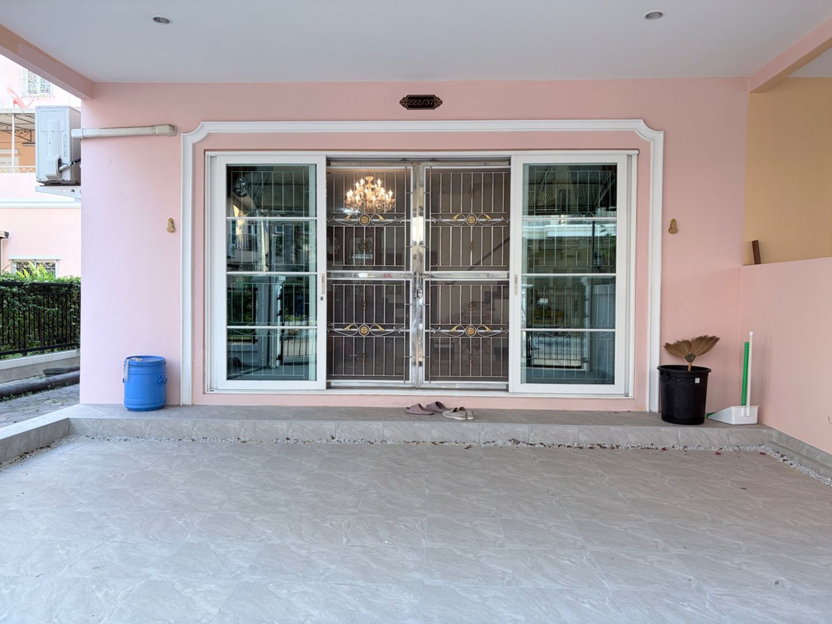 For RentTownhomeThaphra, Talat Phlu, Wutthakat : ⚡ For rent, 3-story townhome, Urban Sathorn, near MRT, size 37.60 sq m. ⚡