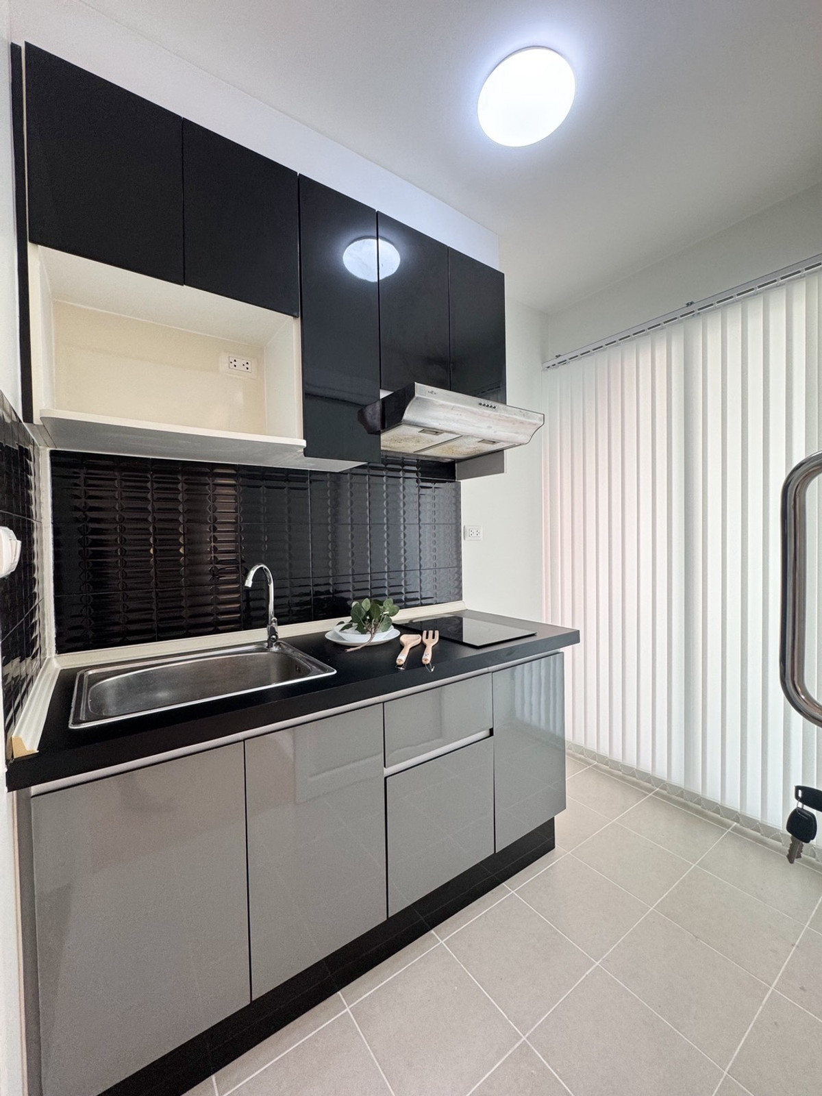 ขายคอนโดปิ่นเกล้า จรัญสนิทวงศ์ : ขาย !!! คอนโด  (UNIO Charan 3) ยูนิโอ จรัญฯ 3  ตกแต่งพร้อมเข้าอยู่ ห้องขนาด 28 ตร.ม. ใกล้ MRT ท่าพระ