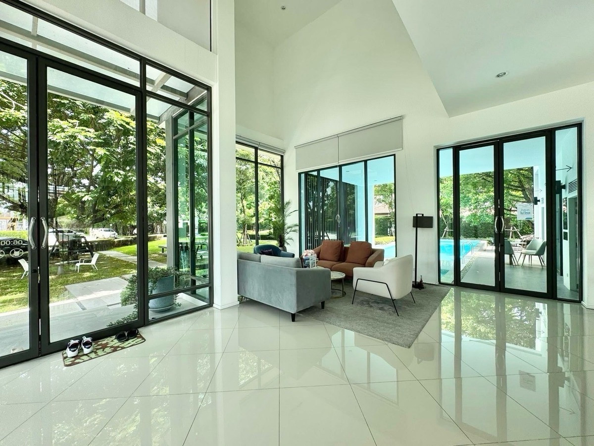 ให้เช่าทาวน์โฮมลาดกระบัง สุวรรณภูมิ : ให้เช่า| For rent Townhome 3 ชั้น 📍 𝐏𝐥𝐞𝐱 𝐎𝐧𝐧𝐮𝐭-𝐖𝐨𝐧𝐠𝐰𝐚𝐞𝐧 ใกล้เมกาบางนา เดินทางไปสุวรรณภูมิเพียง 10 นาที หน้าหมู่บ้านมี Community Mall 🏡🌲 