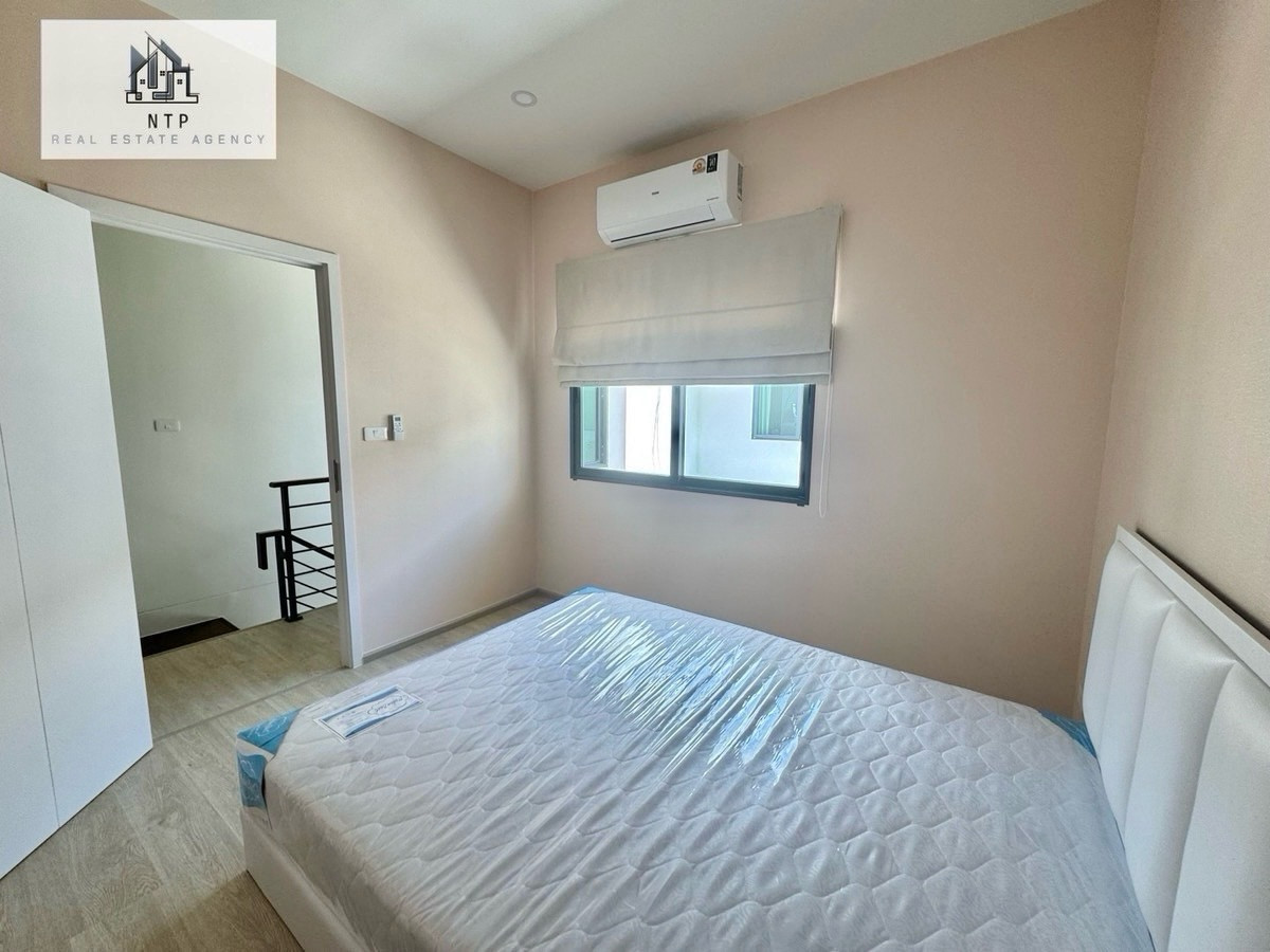 ให้เช่าทาวน์โฮมลาดกระบัง สุวรรณภูมิ : ให้เช่า| For rent Townhome 3 ชั้น 📍 𝐏𝐥𝐞𝐱 𝐎𝐧𝐧𝐮𝐭-𝐖𝐨𝐧𝐠𝐰𝐚𝐞𝐧 ใกล้เมกาบางนา เดินทางไปสุวรรณภูมิเพียง 10 นาที หน้าหมู่บ้านมี Community Mall 🏡🌲 