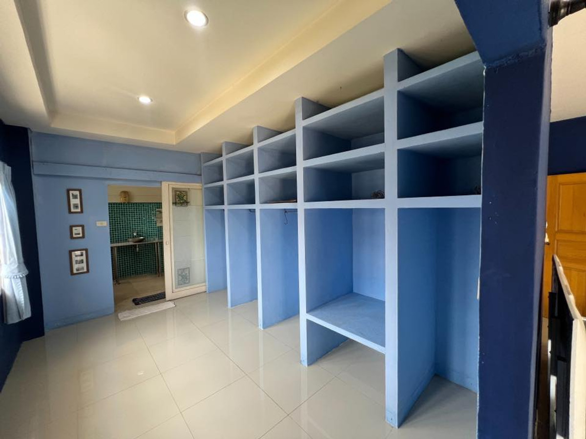 ให้เช่าบ้านเลียบทางด่วนรามอินทรา : ให้เช่า!! คฤหาสน์หรู 5 ห้องนอน 650 ตร.ม. ติดถนนรามอินทรา & รถไฟฟ้าสายสีชมพู | หมู่บ้านแมกไม้ รามอินทรา 103/3