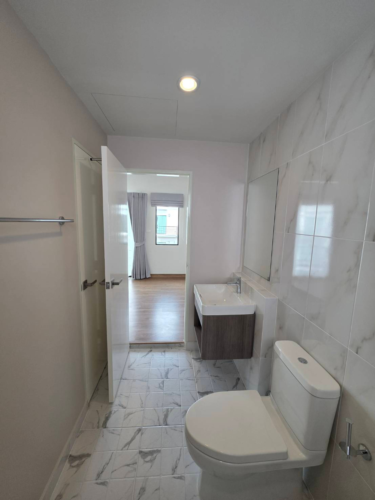 ให้เช่าทาวน์โฮมเกษตรศาสตร์ รัชโยธิน : ให้เช่าทาวน์โฮม บ้านกลางเมือง พหลฯ - รามอินทรา ใกล้ แม็คโคร เทพรักษ์ เพียง 3 นาที