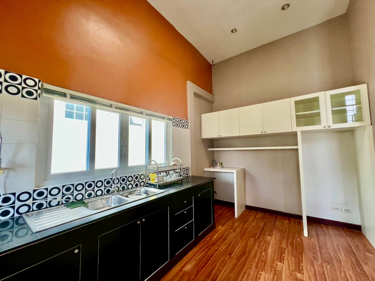 ให้เช่าบ้านลาดพร้าว เซ็นทรัลลาดพร้าว : ให้เช่า บ้านเดี่ยวหลังมุม สไตล์โฮมออฟฟิศ | วิภาวดี 20 | ทำเลใจกลางเมือง เหมาะอยู่อาศัยหรือทำสำนักงานส่วนตัว