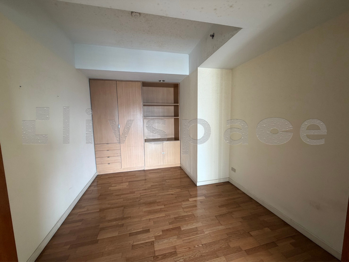 ขายคอนโดสาทร นราธิวาส : ▚ LG186ツ ขาย: Baan Nonsi 2BR 70ตรม. 4.5M🏙️✨ ราคาดีที่สุด! จ่ายเท่า 1 นอนแต่ได้ถึง 2 นอน ถูกกว่าตลาดมาก ทำเลดี Partly Furnished นัดชมได้เลย!