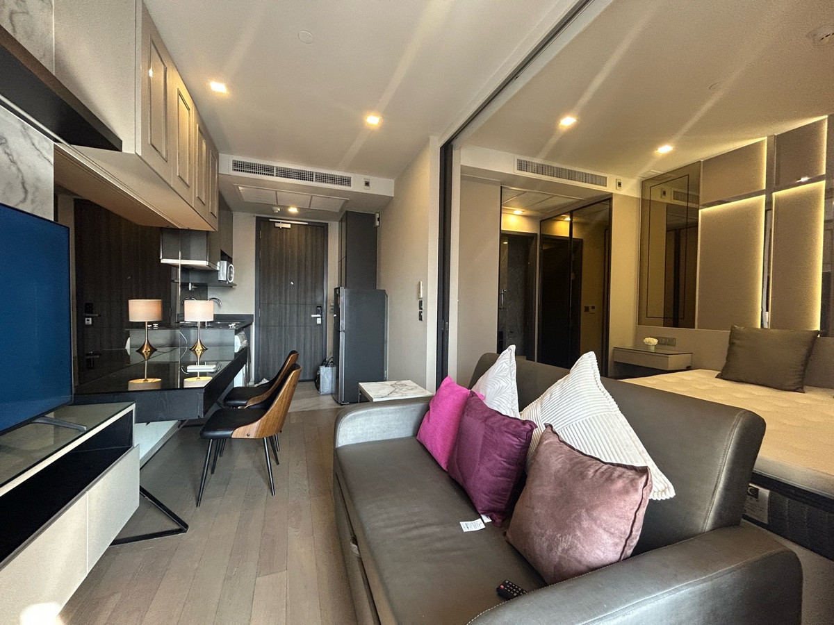 For RentCondoSukhumvit, Asoke, Thonglor : For rent: Ashton Asoke, next to MRT Sukhumvit, BTS Asoke.