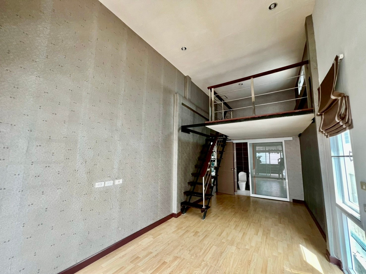 ให้เช่าบ้านลาดพร้าว เซ็นทรัลลาดพร้าว : ให้เช่า บ้านเดี่ยวหลังมุม สไตล์โฮมออฟฟิศ | วิภาวดี 20 | ทำเลใจกลางเมือง เหมาะอยู่อาศัยหรือทำสำนักงานส่วนตัว