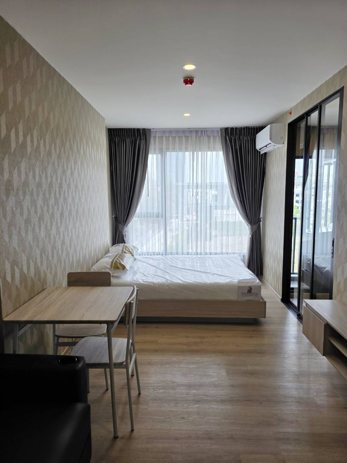 ให้เช่าคอนโดบางนา แบริ่ง ลาซาล : ให้เช่า ออริจิ้น เพลส บางนา ห้องใหม่ ตกแต่งครบ ไม่เคยมีคนอยู่ ติด INTERCHANGE STATION 2 สาย สายสีเหลืองและสีเงิน เยื้องเซ็นทรัลบางนา