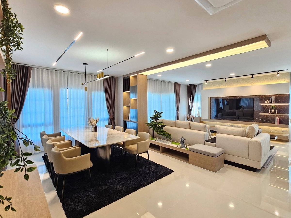 HouseBangna, Bearing, Lasalle : Centro Bangna