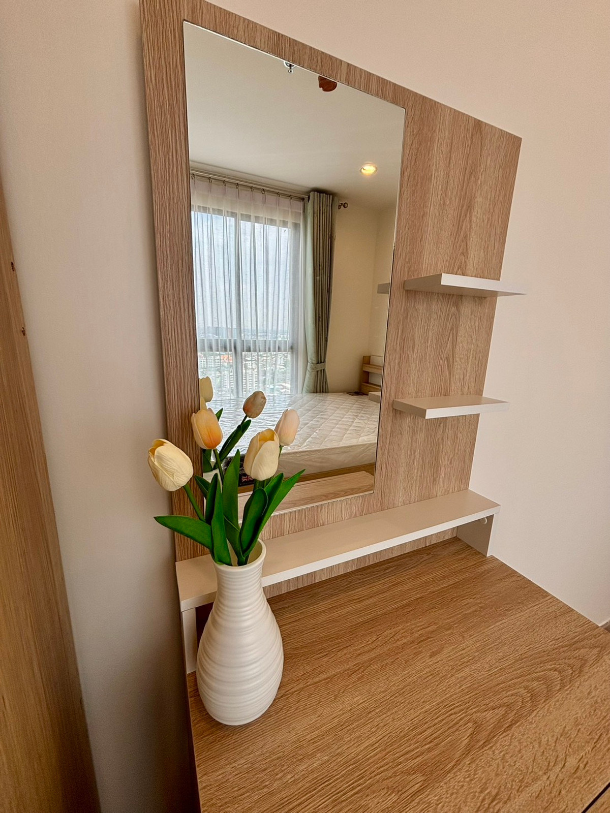 For RentCondoThaphra, Talat Phlu, Wutthakat : Ideo Sathorn Thapra near BTS Phonimit, 2 bedrooms, 2 parking spaces, new room, new furniture, available for rent.