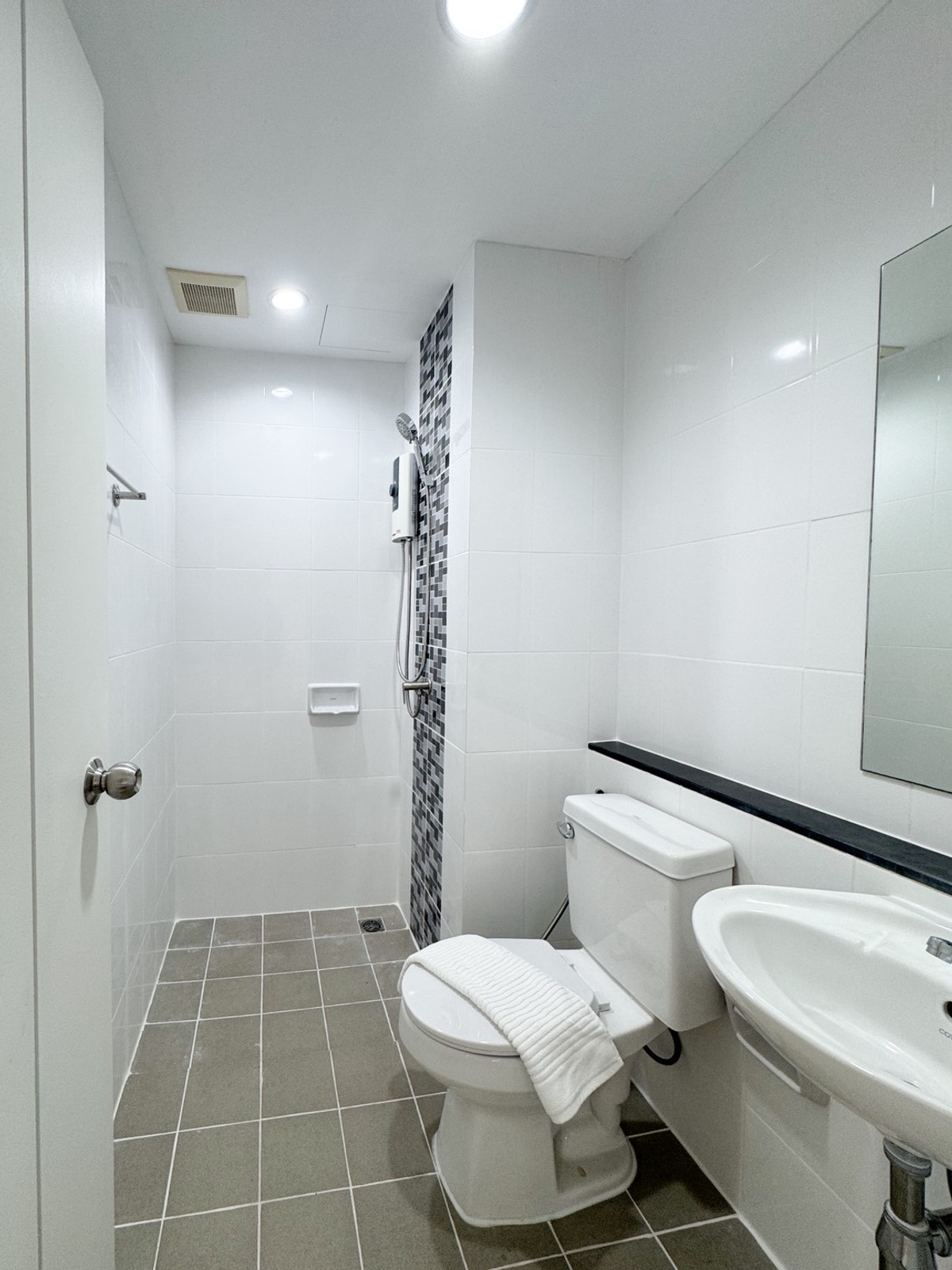 ขายคอนโดปิ่นเกล้า จรัญสนิทวงศ์ : ขาย !!! คอนโด  (UNIO Charan 3) ยูนิโอ จรัญฯ 3  ตกแต่งพร้อมเข้าอยู่ ห้องขนาด 28 ตร.ม. ใกล้ MRT ท่าพระ