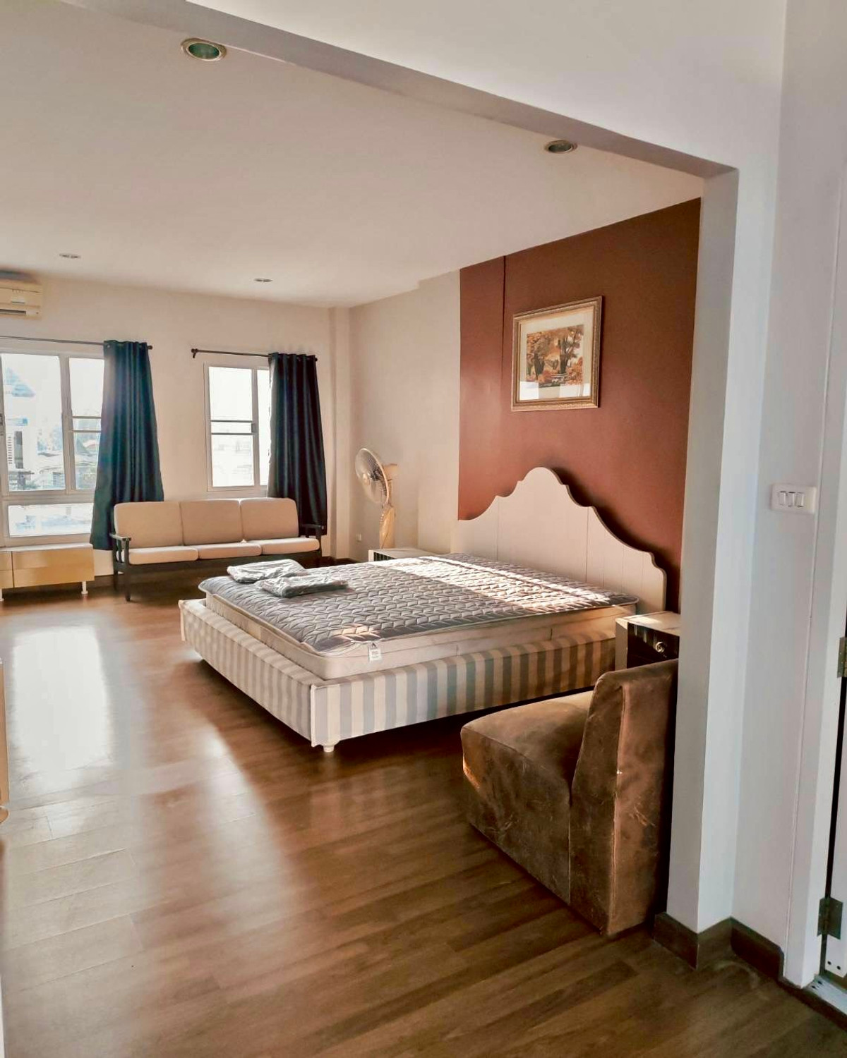 For RentTownhomePattanakan, Srinakarin : For Rent: 3-Storey Townhome at Baan Klang Muang The Royal Monaco Srinakarin – Pattanakarn Spacious Modern Townhome in a Prime Location, Ready to Move In