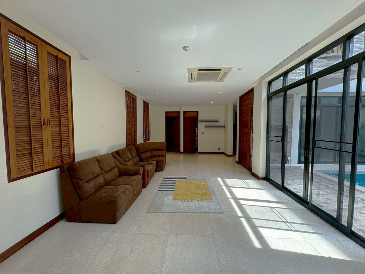 For RentHouseSukhumvit, Asoke, Thonglor : Single house with private pool, 4 bedrooms - Phrom Phong ** NO CO-AGENT **