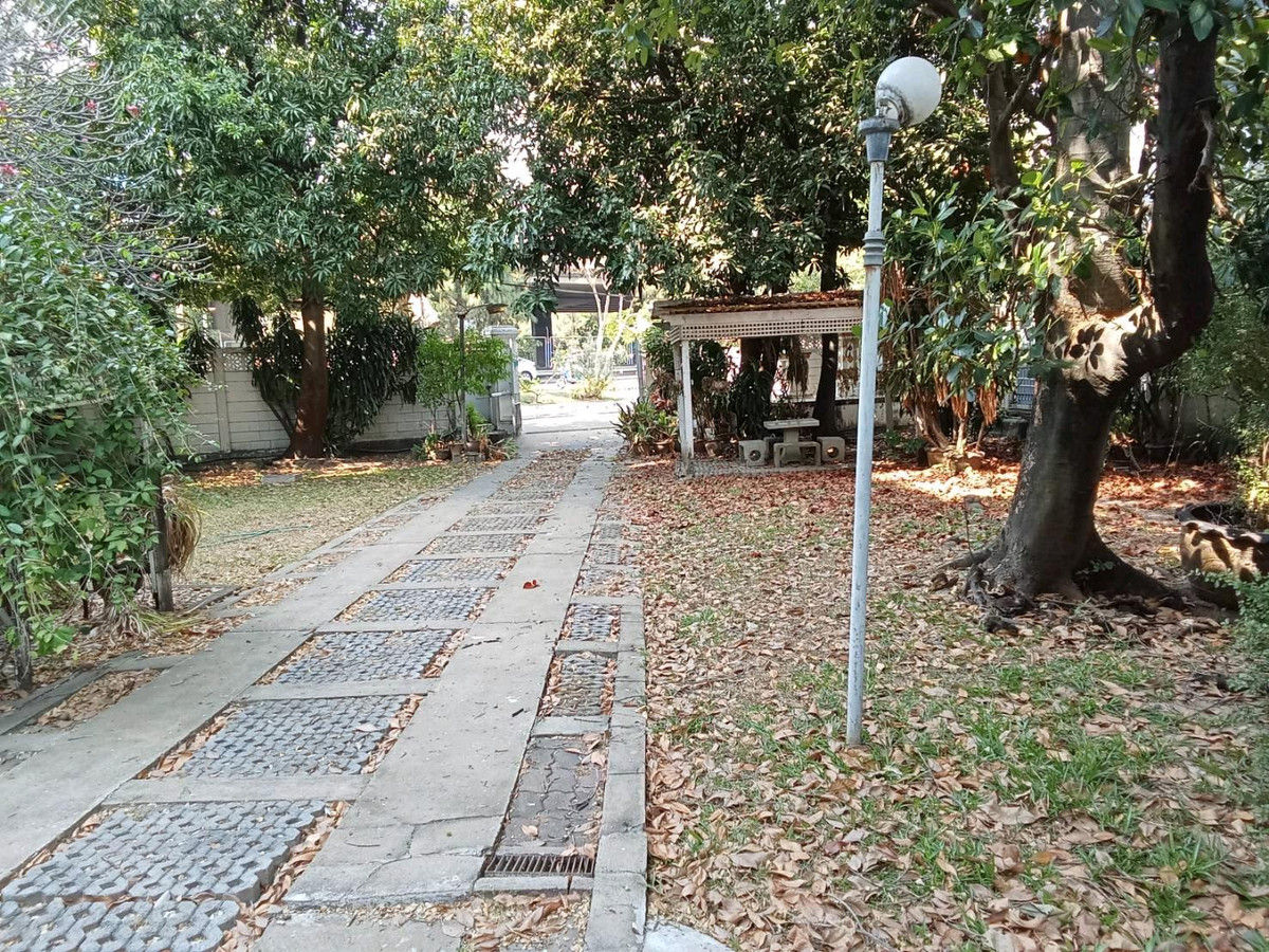 For RentHouseRama3 (Riverside),Satupadit : only 100 meters