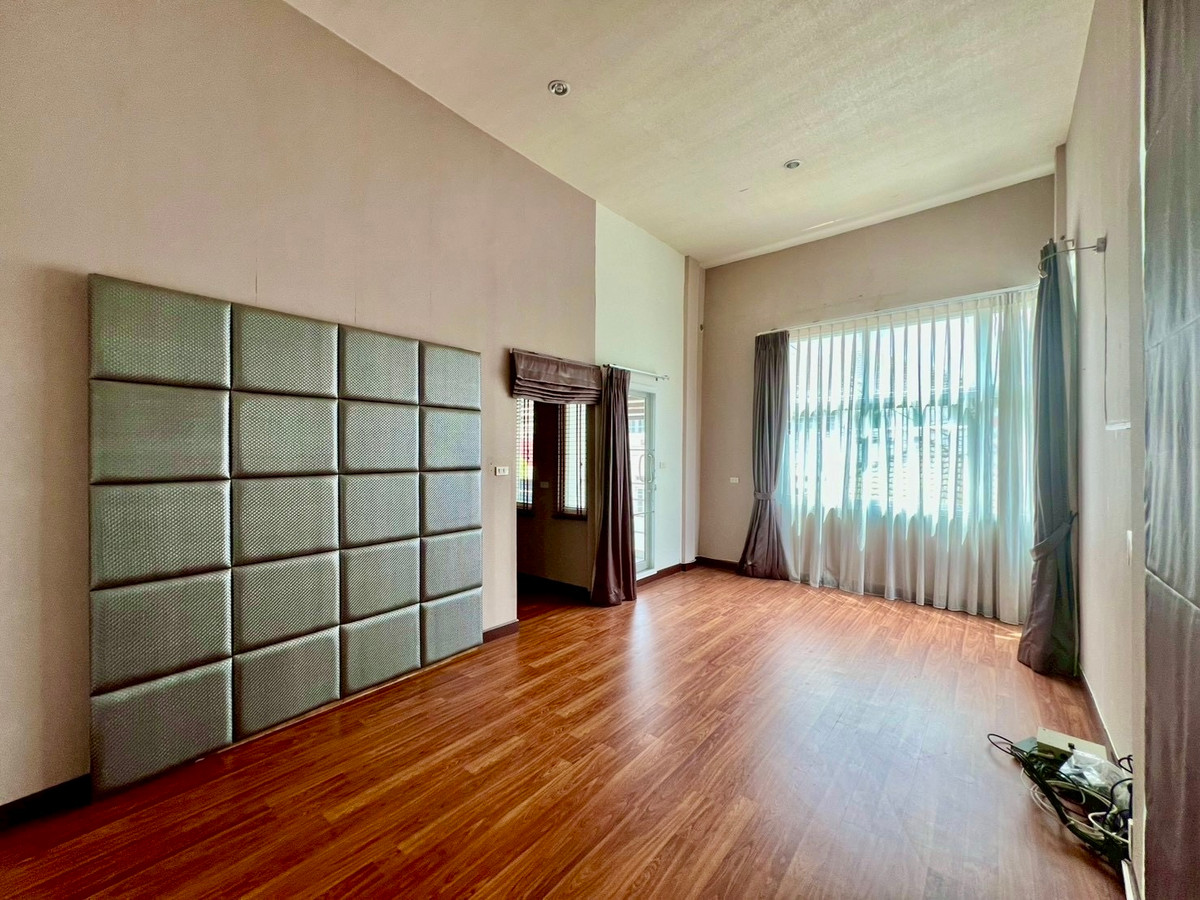 ให้เช่าบ้านลาดพร้าว เซ็นทรัลลาดพร้าว : ให้เช่า บ้านเดี่ยวหลังมุม สไตล์โฮมออฟฟิศ | วิภาวดี 20 | ทำเลใจกลางเมือง เหมาะอยู่อาศัยหรือทำสำนักงานส่วนตัว