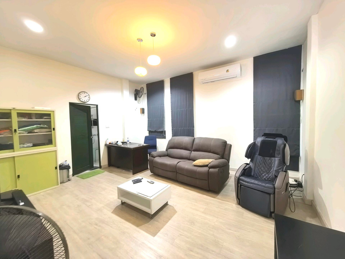 ขายบ้านบางแค เพชรเกษม : ขายบ้าน 2 ชั้น ม.เรืองอนันต์ เพชรเกษม 64 พร้อมที่ดินแปลงใหญ่  ที่ดิน 225 ตร.วา ใกล้สถานี MRTบางแค ใกล้ห้าง ตลาดสด