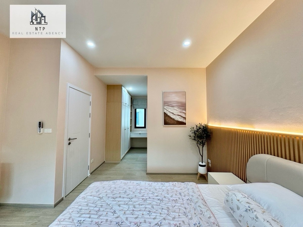 ให้เช่าทาวน์โฮมลาดกระบัง สุวรรณภูมิ : ให้เช่า| For rent Townhome 3 ชั้น 📍 𝐏𝐥𝐞𝐱 𝐎𝐧𝐧𝐮𝐭-𝐖𝐨𝐧𝐠𝐰𝐚𝐞𝐧 ใกล้เมกาบางนา เดินทางไปสุวรรณภูมิเพียง 10 นาที หน้าหมู่บ้านมี Community Mall 🏡🌲 