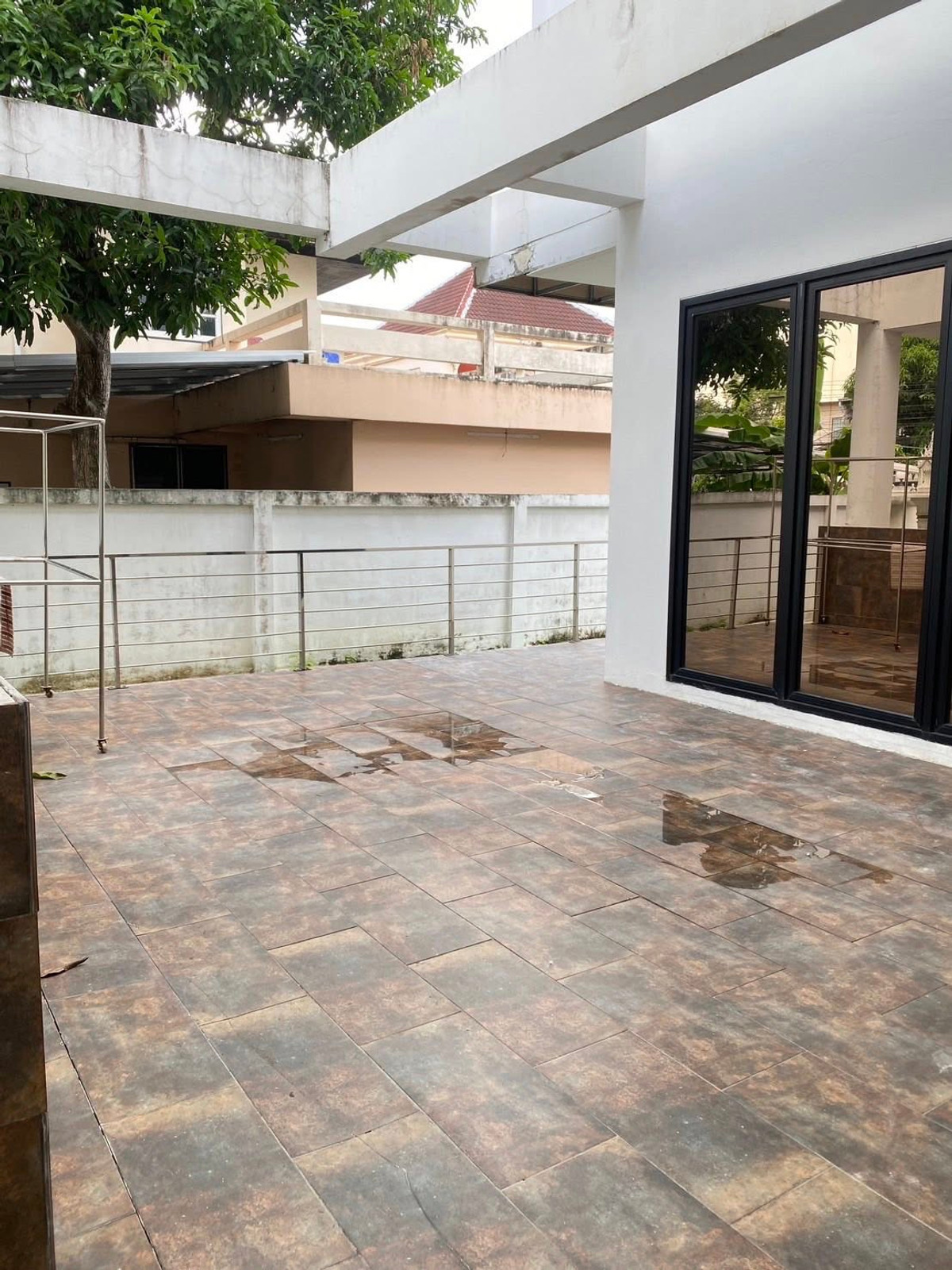 ขายบ้านพุทธมณฑล ศาลายา : บ้านเดี่ยว พุทธมณฑลสาย 2 บ้านหลังหัวมุม พื้นที่รอบบ้านกว้าง โปร่ง ลมดี