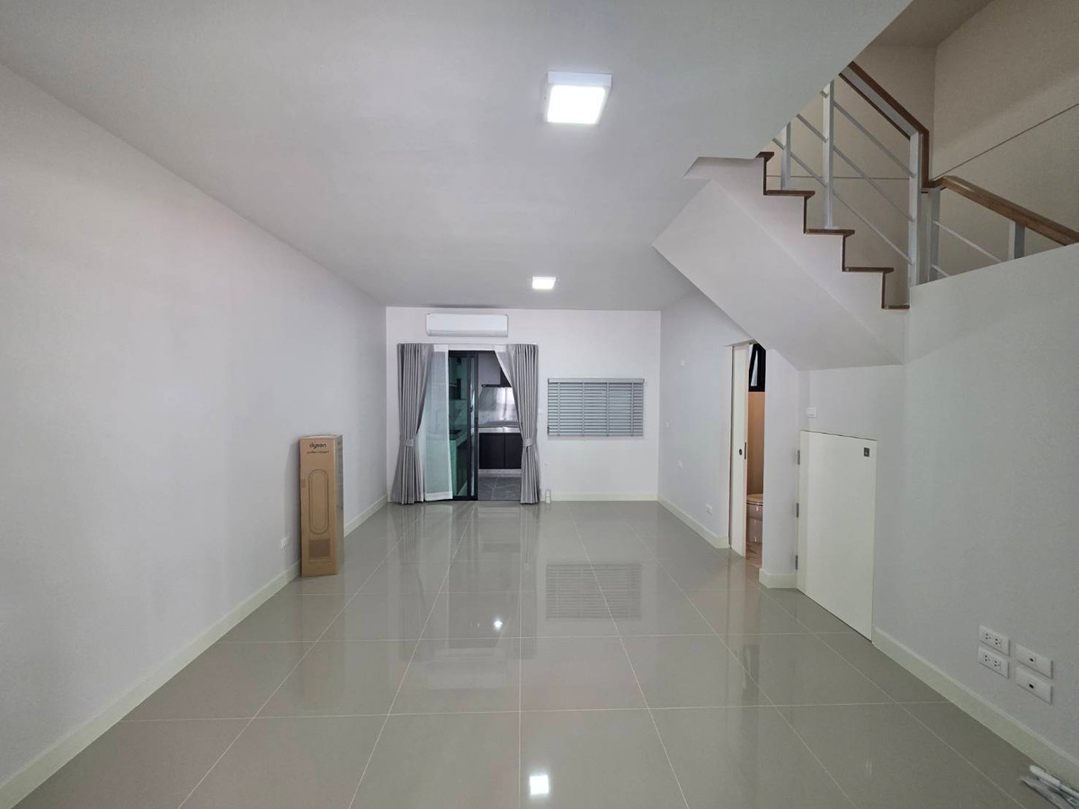 ให้เช่าทาวน์โฮมเกษตรศาสตร์ รัชโยธิน : ให้เช่าทาวน์โฮม บ้านกลางเมือง พหลฯ - รามอินทรา ใกล้ แม็คโคร เทพรักษ์ เพียง 3 นาที