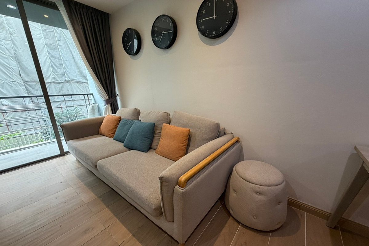 For RentCondoSilom, Saladaeng, Bangrak : 🔥 For Rent !! pool view !! 🔥 Code C20221202932.........Klass Silom, 1 bedroom, 1 bathroom, furnished, ready to move in📣📣