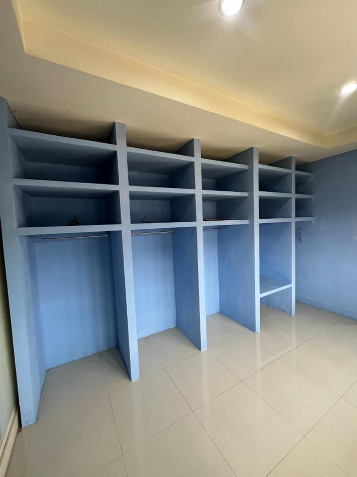 ให้เช่าบ้านเลียบทางด่วนรามอินทรา : ให้เช่า!! คฤหาสน์หรู 5 ห้องนอน 650 ตร.ม. ติดถนนรามอินทรา & รถไฟฟ้าสายสีชมพู | หมู่บ้านแมกไม้ รามอินทรา 103/3