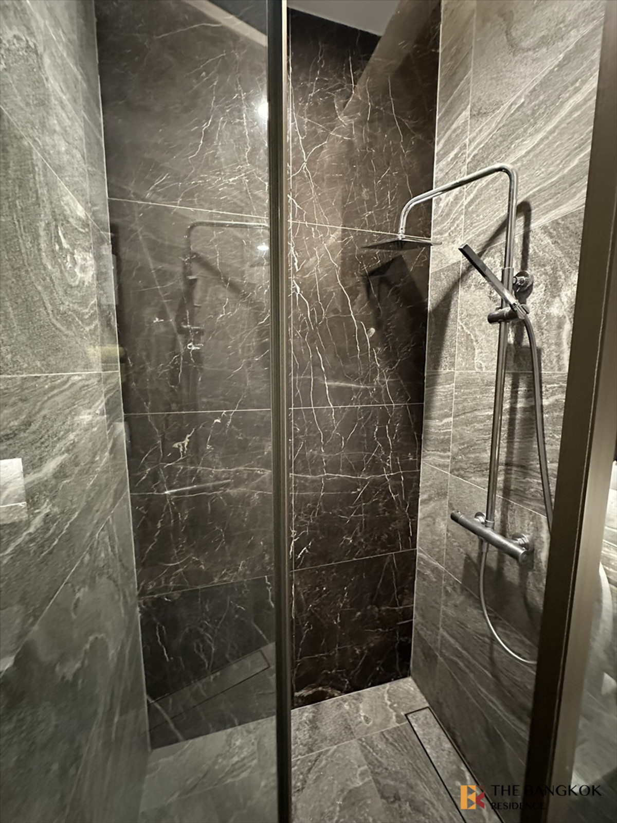 For SaleCondoSukhumvit, Asoke, Thonglor : The Esse Sukhumvit 36, 🌃Luxury Unit with Dark Modern Interior , near Bts ThongLo