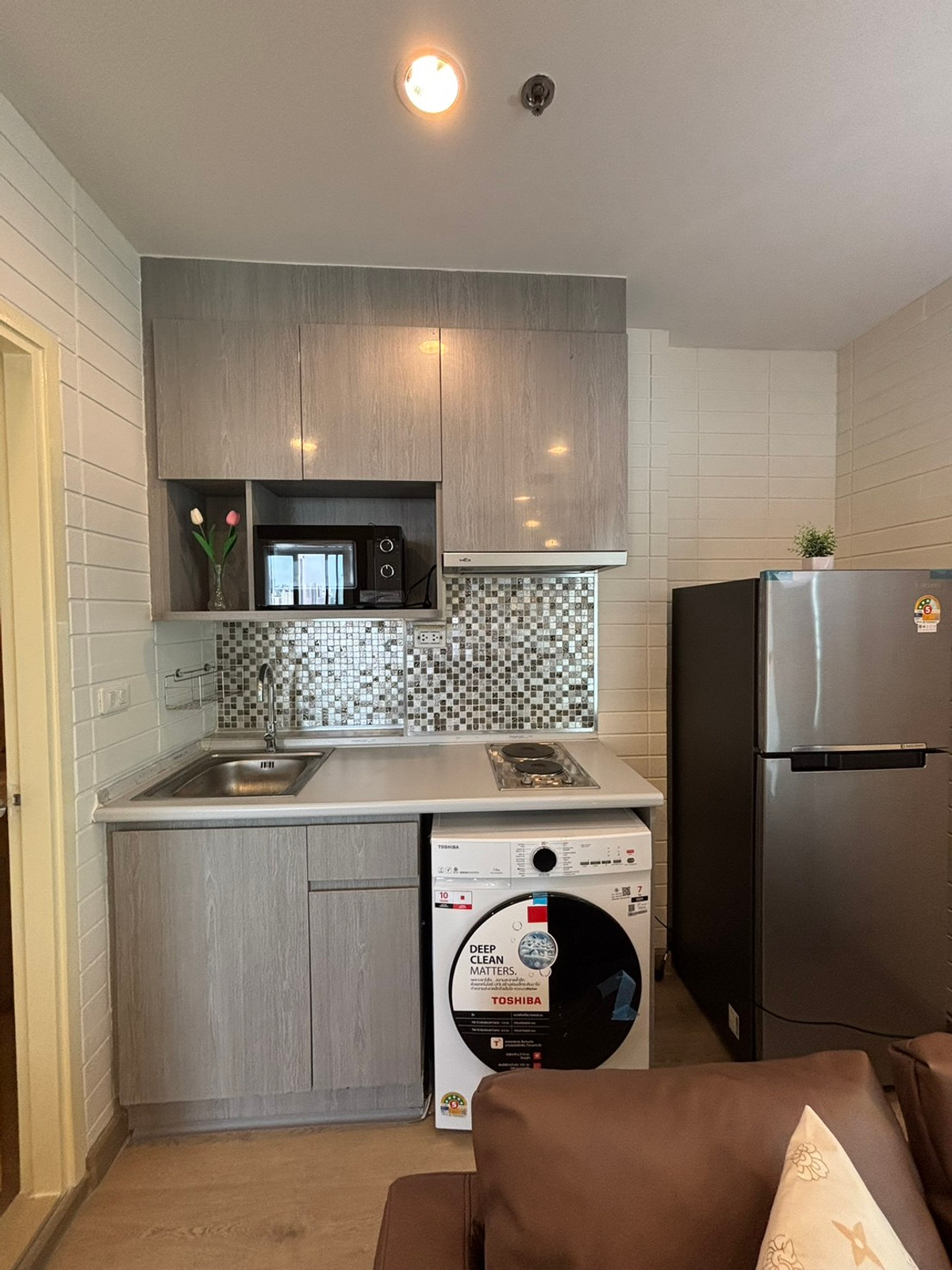 For RentCondoThaphra, Talat Phlu, Wutthakat : Ideo Sathorn Thapra near BTS Phonimit, 2 bedrooms, 2 parking spaces, new room, new furniture, available for rent.