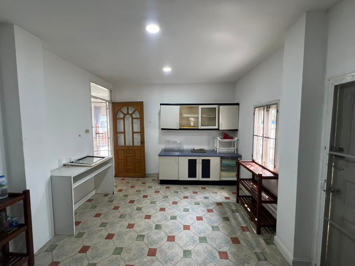 ให้เช่าบ้านเลียบทางด่วนรามอินทรา : ให้เช่า!! คฤหาสน์หรู 5 ห้องนอน 650 ตร.ม. ติดถนนรามอินทรา & รถไฟฟ้าสายสีชมพู | หมู่บ้านแมกไม้ รามอินทรา 103/3