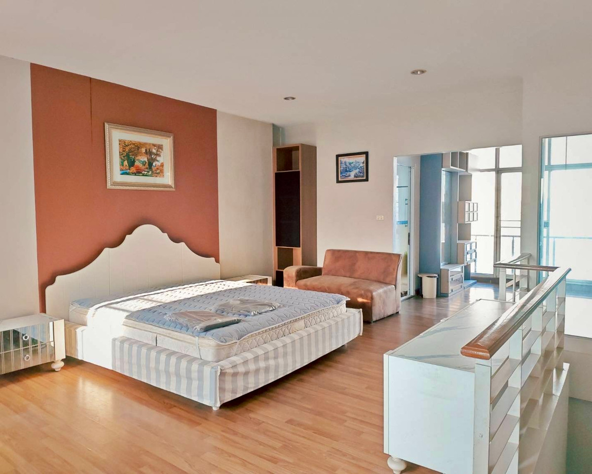 For RentTownhomePattanakan, Srinakarin : For Rent: 3-Storey Townhome at Baan Klang Muang The Royal Monaco Srinakarin – Pattanakarn Spacious Modern Townhome in a Prime Location, Ready to Move In